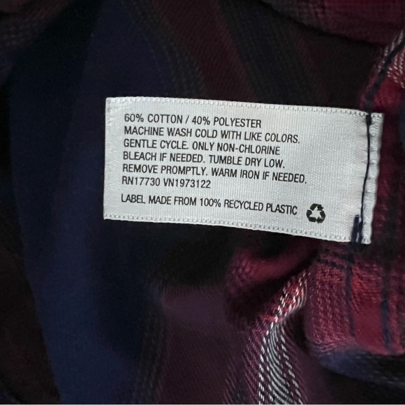 Mossimo Supply Co. Boyfriend Fit Blue & Red Plaid Flannel Shirt Size Small EUC - Picture 5 of 5